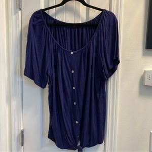 Kim & Cami Size XL Blue Top with Button and Tie